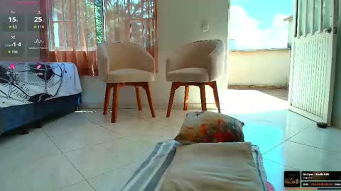 Snapshot of x_miss_eva_x chatting on 11/15/25, 04:14 Eva online show from 11/15/25, 04:14