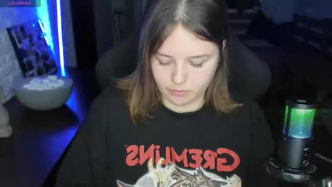 Snapshot of x_nirvana_x chatting on 09/22/25, 02:35 LOVE NERDS ONLY online show from 09/22/25, 02:35