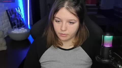 Snapshot of x_nirvana_x chatting on 10/08/25, 04:43 LOVE NERDS ONLY online show from 10/08/25, 04:43