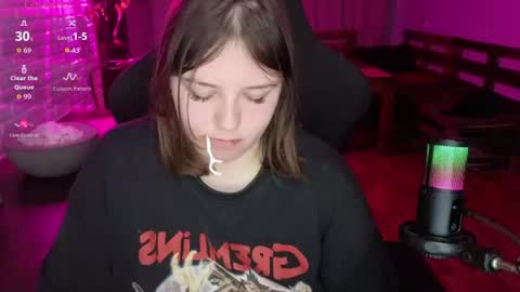 LOVE NERDS ONLY online show from 06/19/26, 01:32