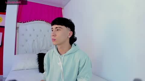 xaanderGrey online show from 11/30/25, 07:51