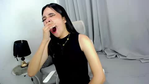 Snapshot of xairah_doux chatting on 04/15/26, 03:02 xairah_doux online show from 04/15/26, 03:02