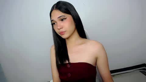 Snapshot of xairah_doux chatting on 04/25/26, 05:54 xairah_doux online show from 04/25/26, 05:54