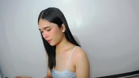 Snapshot of xairah_doux chatting on 05/16/26, 12:18 xairah_doux online show from 05/16/26, 12:18