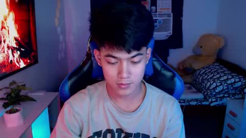 Snapshot of xaldrian_destroyer chatting on 02/13/25, 07:56 Prince Aldrian online show from 02/13/25, 07:56