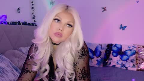 Snapshot of xalexax chatting on 10/05/25, 08:40 sooo hey im Sperm Mystik from Fuckistan i want you full my all holes bcs i have penis fever online show from 10/05/25, 08:40