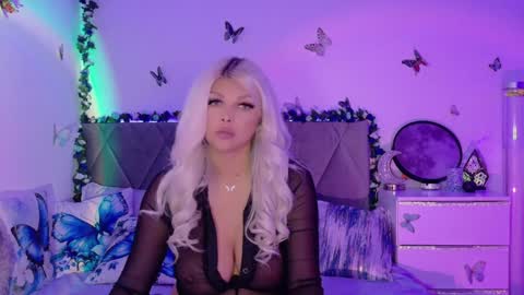 Snapshot of xalexax chatting on 10/18/25, 08:09 sooo hey im Sperm Mystik from Fuckistan i want you full my all holes bcs i have penis fever online show from 10/18/25, 08:09