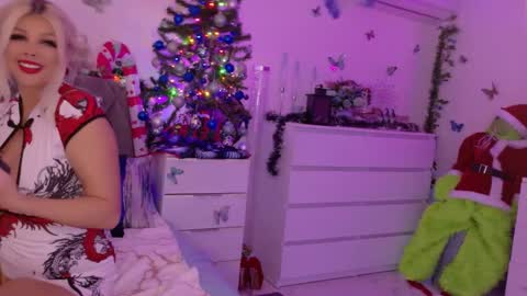 Snapshot of xalexax chatting on 12/13/25, 08:25 sooo hey im Sperm Mystik from Fuckistan i want you full my all holes bcs i have penis fever online show from 12/13/25, 08:25