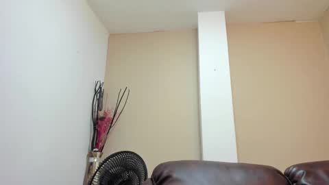 Snapshot of xam_collen chatting on 09/24/25, 04:10 xam_collen online show from 09/24/25, 04:10