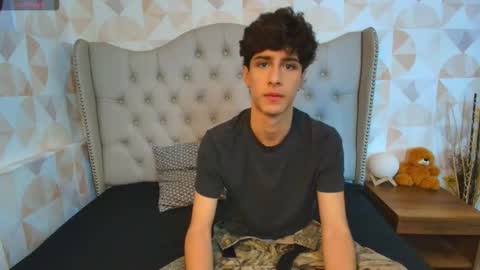 Snapshot of xam_collen chatting on 10/02/25, 01:40 xam_collen online show from 10/02/25, 01:40