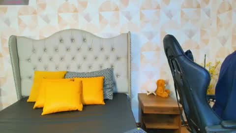 Snapshot of xam_collen chatting on 10/08/25, 01:09 xam_collen online show from 10/08/25, 01:09