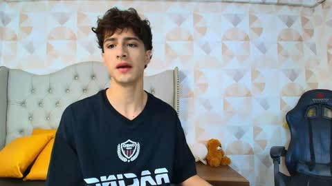 Snapshot of xam_collen chatting on 10/14/25, 02:18 xam_collen online show from 10/14/25, 02:18