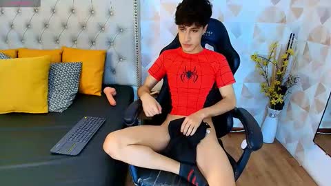 Snapshot of xam_collen chatting on 10/23/25, 12:48 xam_collen online show from 10/23/25, 12:48