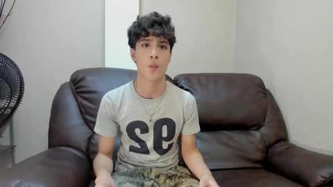 Snapshot of xam_collen chatting on 10/27/25, 03:49 xam_collen online show from 10/27/25, 03:49