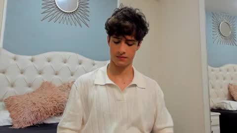 Snapshot of xam_collen chatting on 11/25/25, 03:34 xam_collen online show from 11/25/25, 03:34