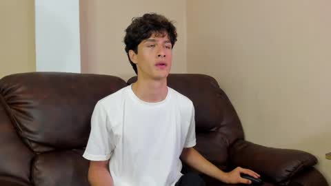 Snapshot of xam_collen chatting on 11/27/25, 03:25 xam_collen online show from 11/27/25, 03:25