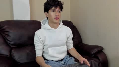 Snapshot of xam_collen chatting on 11/30/25, 03:49 xam_collen online show from 11/30/25, 03:49