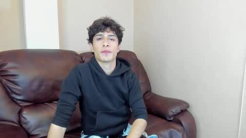 Snapshot of xam_collen chatting on 12/15/25, 05:06 xam_collen online show from 12/15/25, 05:06