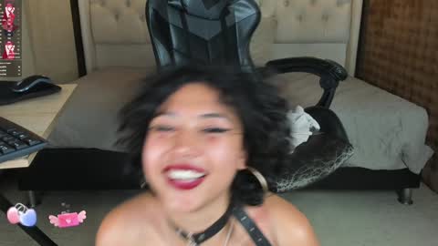 xami online show from 01/15/25, 11:51