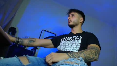 Snapshot of xandercagex chatting on 11/23/25, 04:51 XanderCageX online show from 11/23/25, 04:51