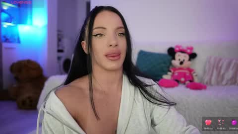 Alexandra online show from 05/18/26, 09:53