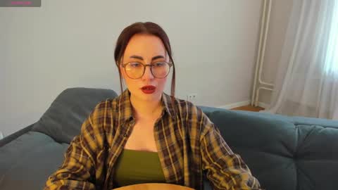 Snapshot of xapka_lapka chatting on 04/22/26, 09:33 Alice online show from 04/22/26, 09:33