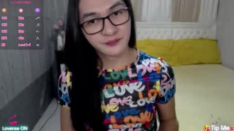 xasiantrnaslover online show from 11/15/25, 12:19