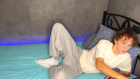 Snapshot of xavier_200 chatting on 11/27/25, 04:58 Xavier PVT open online show from 11/27/25, 04:58