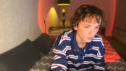 Snapshot of xavier_200 chatting on 02/19/26, 02:35 Xavier PVT open online show from 02/19/26, 02:35