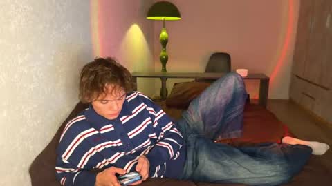 Snapshot of xavier_200 chatting on 02/27/26, 04:07 Xavier PVT open online show from 02/27/26, 04:07