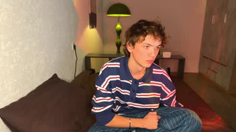 Snapshot of xavier_200 chatting on 03/05/26, 04:03 Xavier PVT open online show from 03/05/26, 04:03