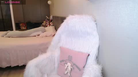 miya online show from 09/19/25, 06:59