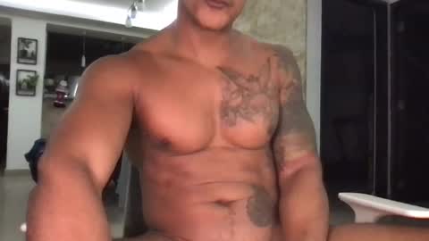 Snapshot of xavii31 chatting on 12/18/24, 01:37 xavii31 online show from 12/18/24, 01:37