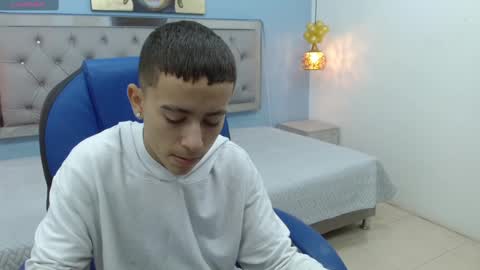 Snapshot of xavii_18_ chatting on 02/09/25, 12:19 xavii_18_ online show from 02/09/25, 12:19