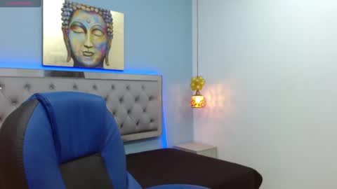 Snapshot of xavii_18_ chatting on 02/27/25, 01:17 xavii_18_ online show from 02/27/25, 01:17