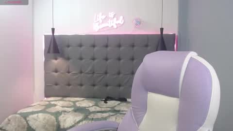 Snapshot of xavii_18_ chatting on 03/11/25, 12:39 xavii_18_ online show from 03/11/25, 12:39