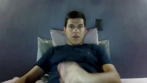 Snapshot of xbasstian_77 chatting on 10/18/25, 02:03 Sebas online show from 10/18/25, 02:03