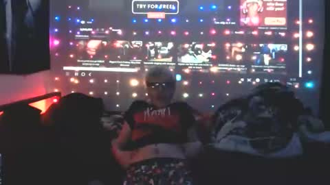Snapshot of xbl0ndiex chatting on 02/20/25, 08:17 Bl0ndi3x online show from 02/20/25, 08:17