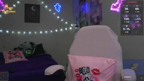 Snapshot of xclusivesecrets chatting on 10/12/25, 11:20 spoil me here online show from 10/12/25, 11:20