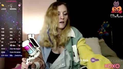 Snapshot of xelliee_rosex chatting on 11/16/25, 08:14 EllieeRose online show from 11/16/25, 08:14