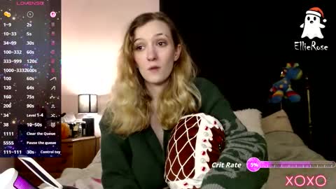 Snapshot of xelliee_rosex chatting on 12/04/25, 09:01 EllieeRose online show from 12/04/25, 09:01