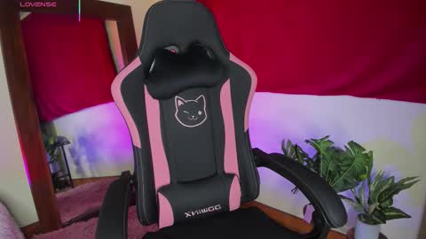 Kanae. online show from 10/15/25, 10:43