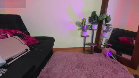 Kanae. online show from 11/18/25, 10:47