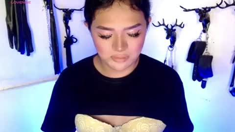 Snapshot of xfreyalibitina69x chatting on 06/15/26, 03:53 xfreyalibitina69x online show from 06/15/26, 03:53