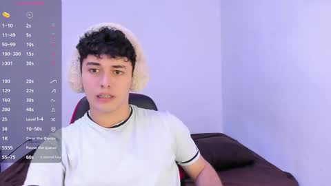 Snapshot of xhans17 chatting on 10/23/25, 01:27 xhan online show from 10/23/25, 01:27