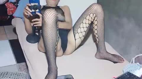 Snapshot of xhotskinny69x chatting on 09/30/25, 08:30 xhotskinny69x online show from 09/30/25, 08:30