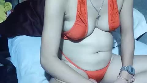 Snapshot of xhotskinny69x chatting on 12/04/25, 08:01 xhotskinny69x online show from 12/04/25, 08:01