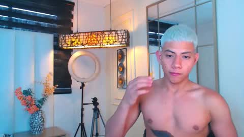 MICHAEL HUGE online show from 03/11/25, 01:34