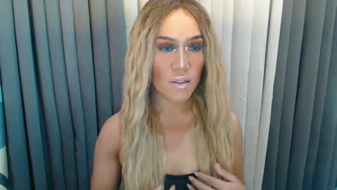 GWEN THOMPSON .......   online show from 12/02/24, 06:54