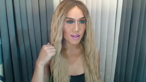 GWEN THOMPSON .......   online show from 12/02/24, 10:01